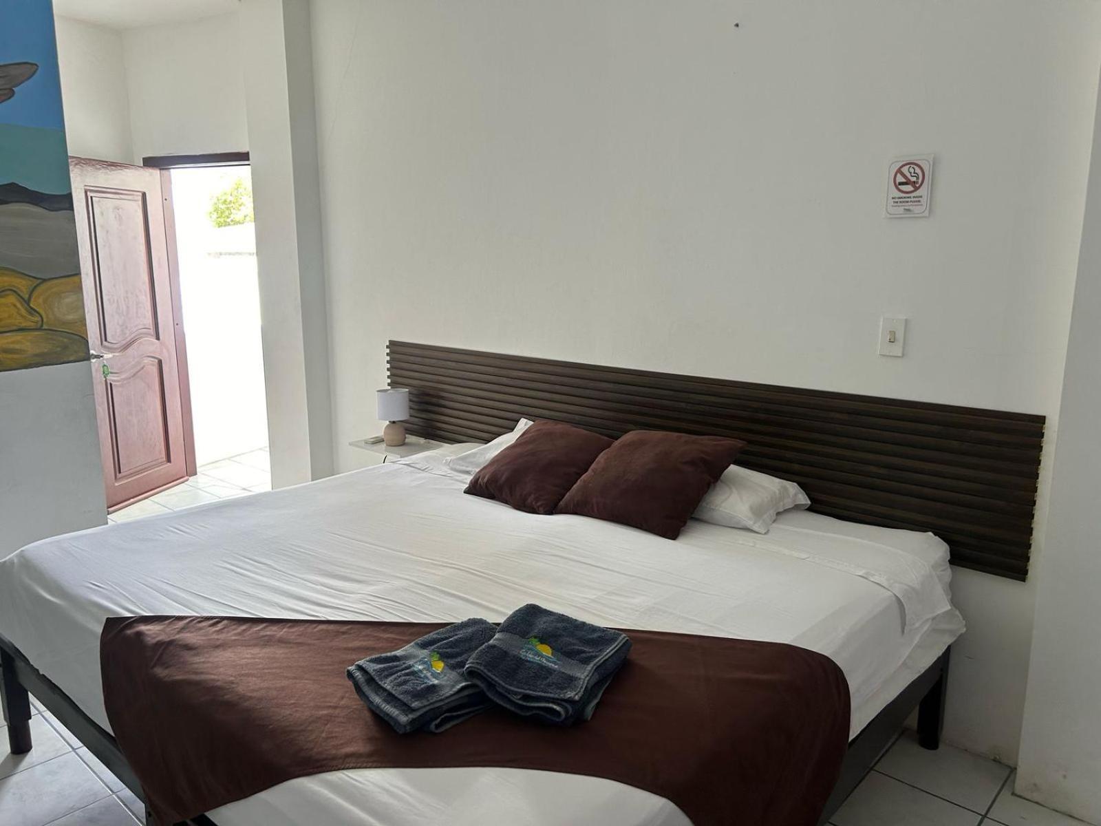 Hotel Isla Del Descanso Puerto Villamil Room photo